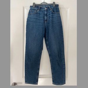 American Eagle size 2 Mom Jean